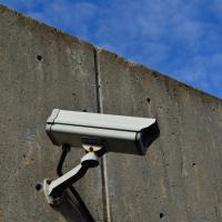 Next Generation Social, Programm Slider 5, &Uuml;berwachungskamera Gef&auml;ngnis